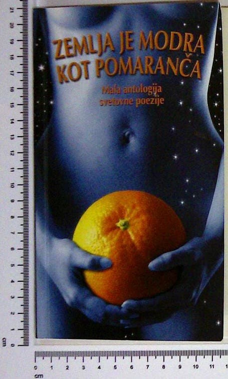 Zemlja je modra kot pomaranča